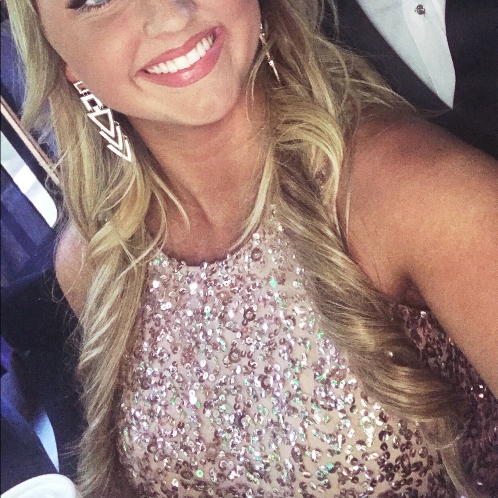 Prom dress - Picture 3 of 5